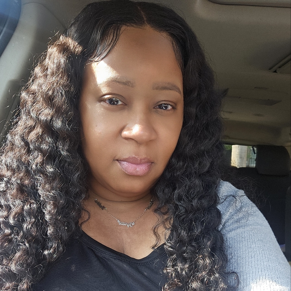 Meet your Posher, Aishia